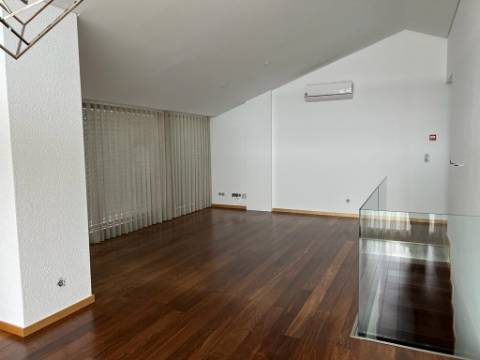 Apartamento T3 DUPLEX Arrendamento em Glória e Vera Cruz,Aveiro