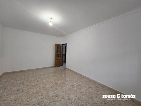Apartamento T2 Arrendamento em Marrazes e Barosa,Leiria