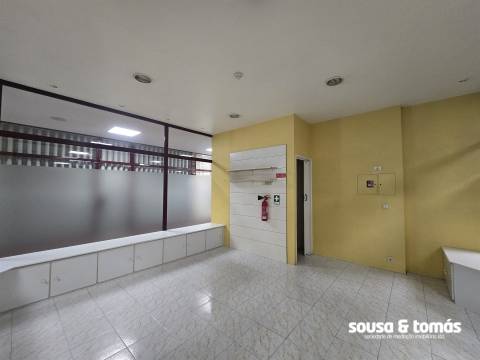 Loja  Arrendamento em Leiria, Pousos, Barreira e Cortes,Leiria