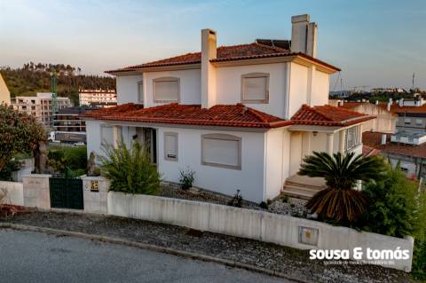 Moradia >=T10 Arrendamento em Marrazes e Barosa,Leiria