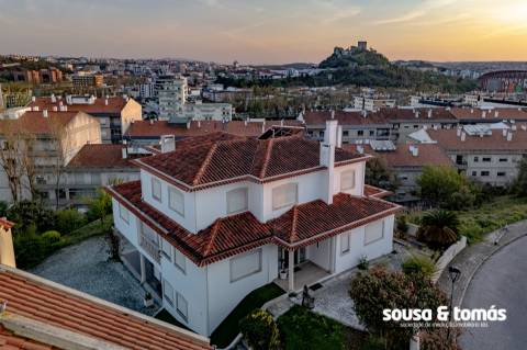 Moradia >=T10 Arrendamento em Marrazes e Barosa,Leiria