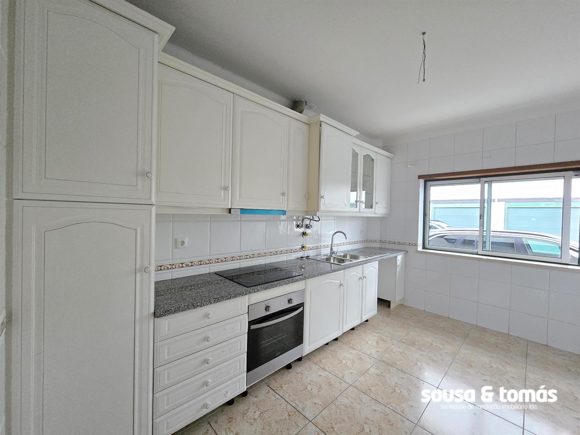 Apartamento T2 Arrendamento em Marrazes e Barosa,Leiria