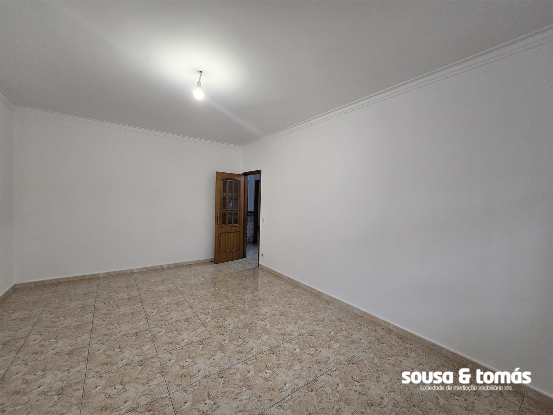 Apartamento T2 Arrendamento em Marrazes e Barosa,Leiria