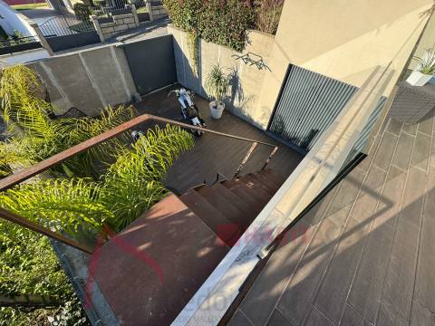 Moradia Isolada T4 com Piscina para venda em Braga
