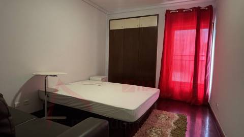 Apartamento T3 Mobilado com Terraço para arrendamento em S. Vítor, Braga
