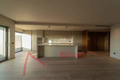 Apartamento T2 Novo para Arrendamento  em São Vicente
