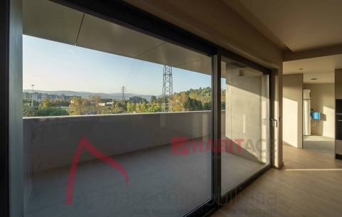 Apartamento T3 Novo para Arrendamento  em São Vicente