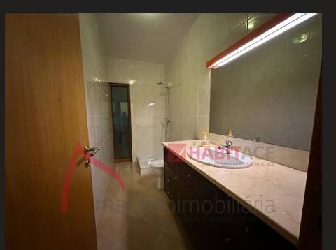 Moradia Individual T3 com piscina em Lomar