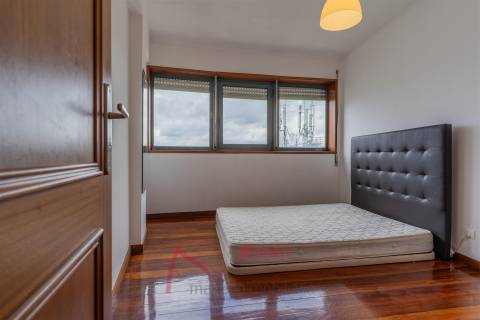 Apartamento T4 Mobilado à Venda em São Vicente, Braga
