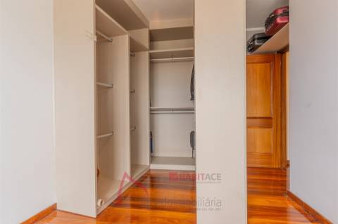 Apartamento T4 Mobilado à Venda em São Vicente, Braga