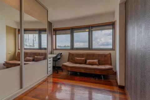 Apartamento T4 Mobilado à Venda em São Vicente, Braga