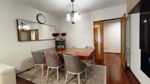 Apartamento T3 Mobilado e Equipado  em Fraião