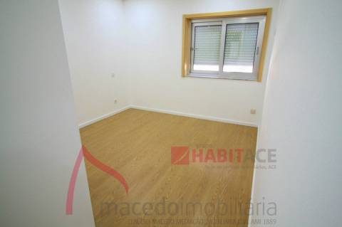 Apartamento T3 Remodelado em São José de São Lázaro - Excelente Oportunidade de Investimento