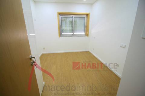 Apartamento T3 Remodelado em São José de São Lázaro - Excelente Oportunidade de Investimento