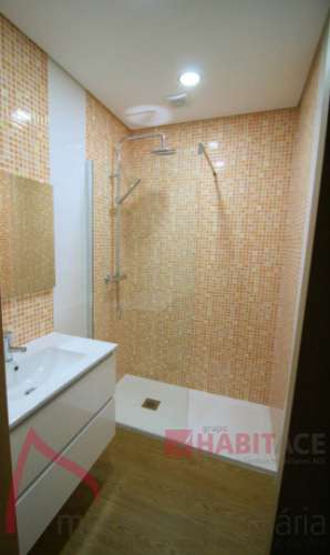 Apartamento T3 Remodelado em São José de São Lázaro - Excelente Oportunidade de Investimento