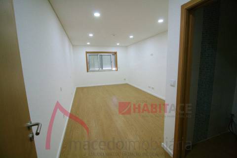 Apartamento T3 Remodelado em São José de São Lázaro - Excelente Oportunidade de Investimento