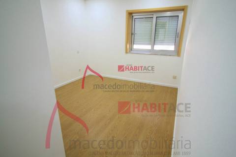Apartamento T3 Remodelado em São José de São Lázaro - Excelente Oportunidade de Investimento