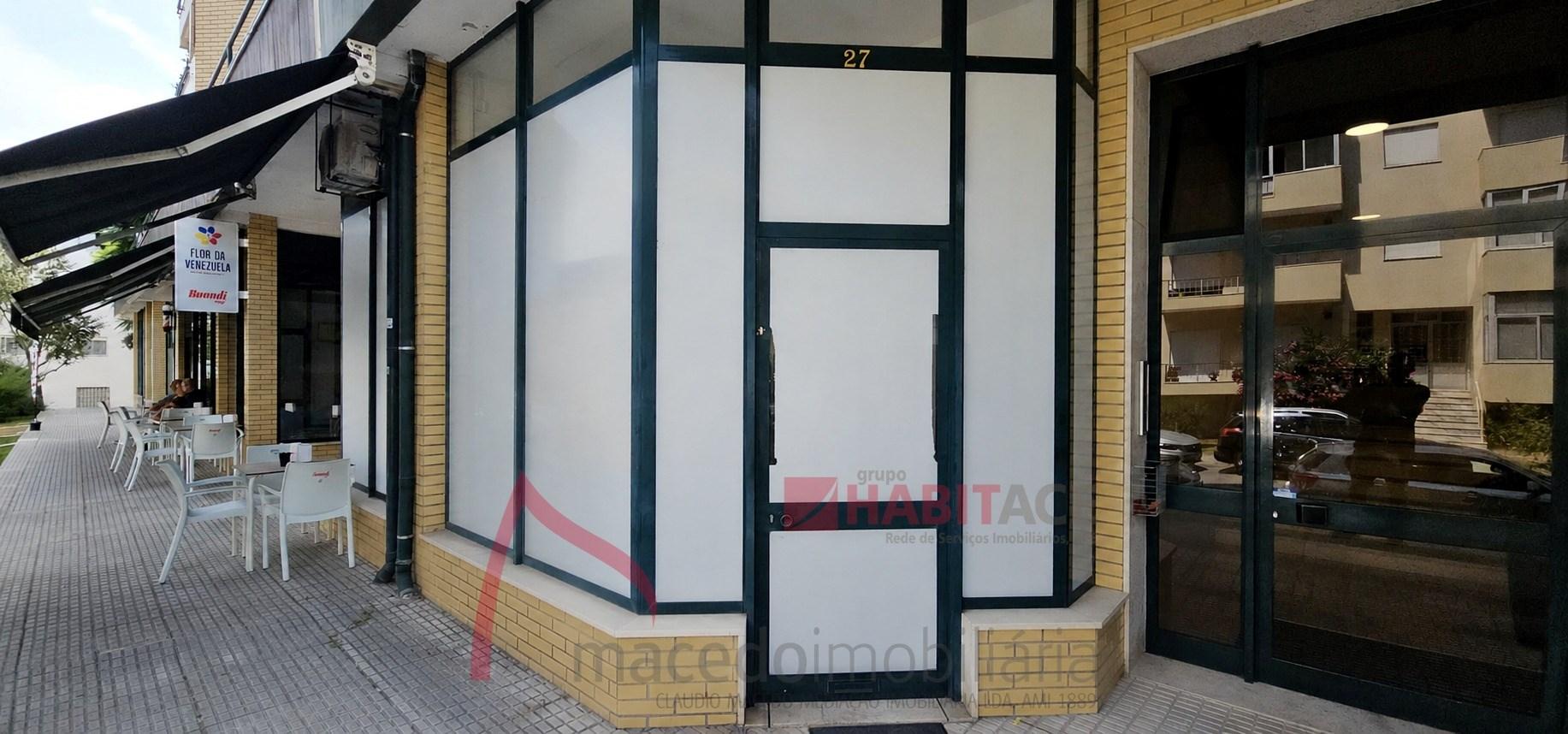 Loja para Comércio ou Serviços - Próxima da Alameda do Fujacal - Braga