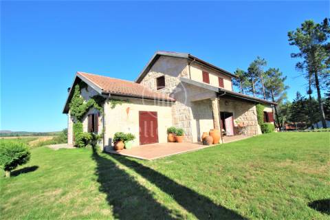 Moradia T5 na Aldeia Nova, Montalegre