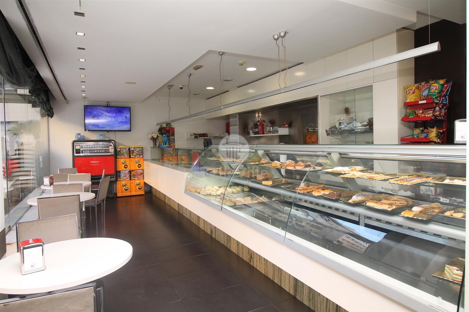 Venda de Pastelaria com Fabrico e Restaurante