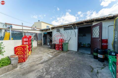 Restaurante para trespasse em frente à praia