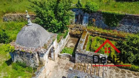 Quinta Histórica para venda em Tarouca