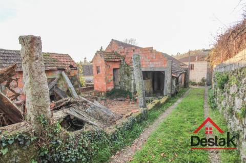 Moradia em Pedra para Restaurar - Carvalhais