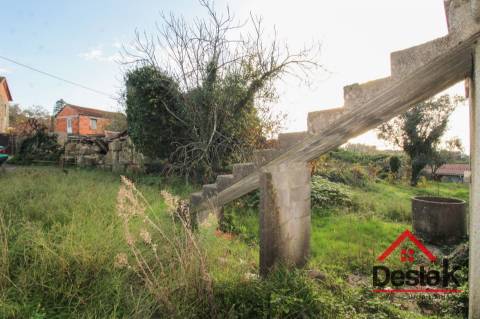 Moradia Isolada com terreno para venda em São Pedro do Sul.