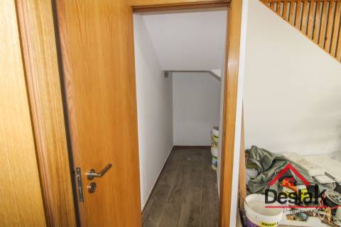 Apartamento T2 Duplex para venda em São Pedro Do Sul com vista Rio!