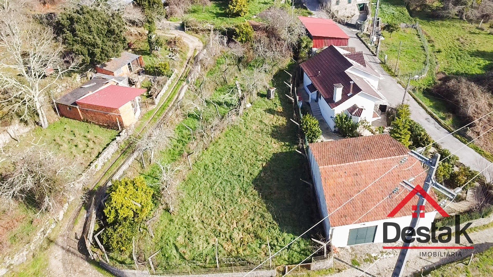 Terreno com viabilidade de construção para venda em Carvalhais, São Pedro do Sul.