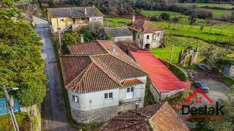 Moradia V3 para venda em Carvalhais, São Pedro do Sul