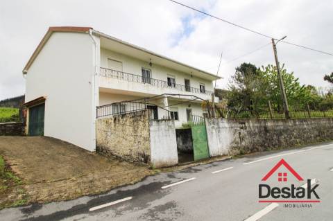 Refúgio familiar a 2 minutos da Serra de São Macário – Moradia V5 com charme e tradição
