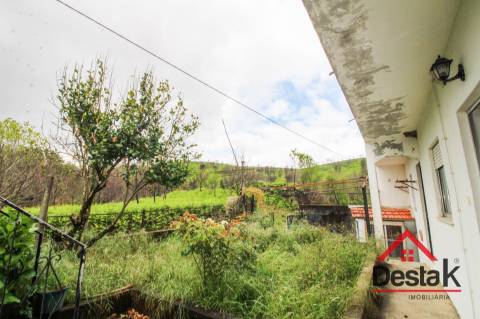Refúgio familiar a 2 minutos da Serra de São Macário – Moradia V5 com charme e tradição