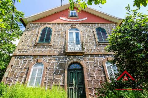 Moradia histórica para venda nas termas de São Pedro do Sul