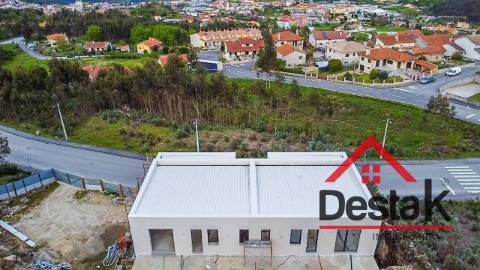 Moradia Geminada V3 para venda em Oliveira de Frades