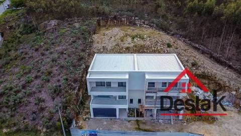 Moradia em banda V3 para venda em Oliveira de Frades