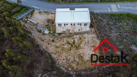 Moradia em banda V3 para venda em Oliveira de Frades