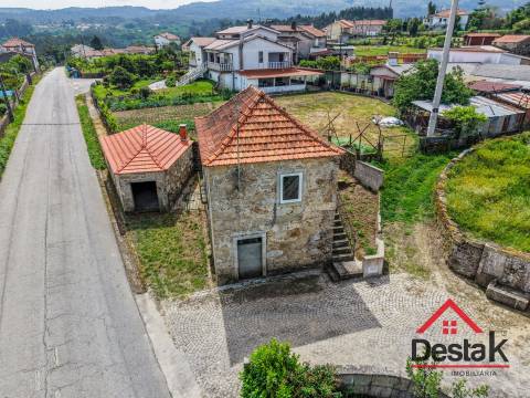 Moradia T2 com enorme potencial