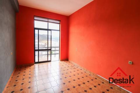 Conjunto de 5 Lojas com 120 m² | Centro de São Pedro do Sul | Excelente Oportunidade de Investimento