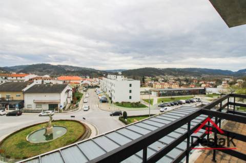 Conjunto de 5 Lojas com 120 m² | Centro de São Pedro do Sul | Excelente Oportunidade de Investimento