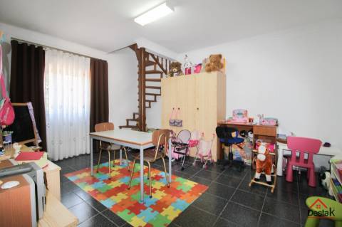 Fantástica moradia Isolada T4 com terreno, anexos, totalmente equipada e mobilada