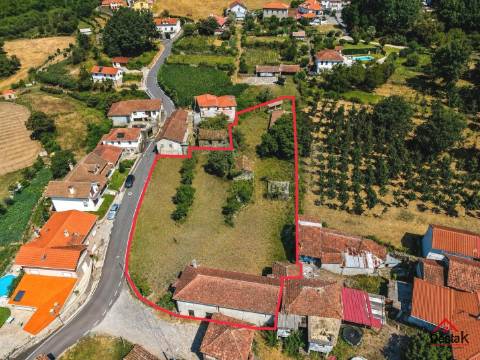 Quinta com Moradia V3 em estrutura de Pedra, com enorme potencial, às portas de São Pedro do Sul