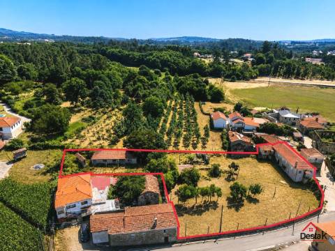 Quinta com Moradia V3 em estrutura de Pedra, com enorme potencial, às portas de São Pedro do Sul