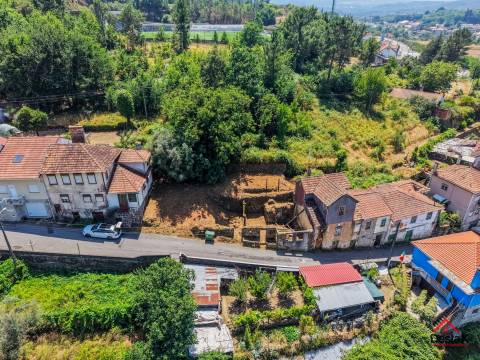 Terreno com Ruina em Pedra em São Pedro do Sul