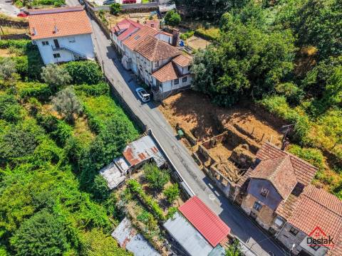 Terreno com Ruina em Pedra em São Pedro do Sul