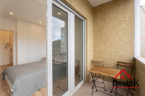 Apartamento T1 totalmente remodelado em Benfica