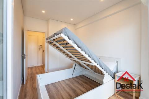 Apartamento T1 totalmente remodelado em Benfica