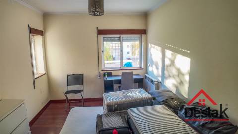 Apartamento T3 para arrendamento na Quinta do Bosque