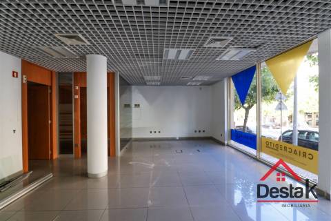 Loja para venda no centro de Viseu
