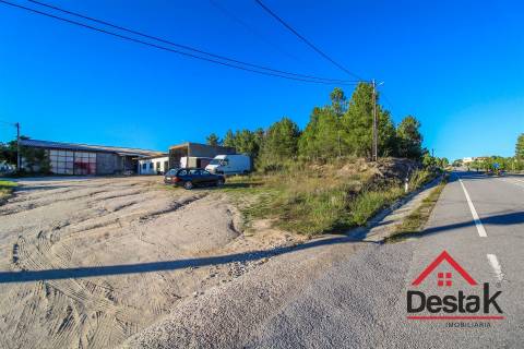 Armazém com área bruta de construção de 696 m² em Sernancelhe